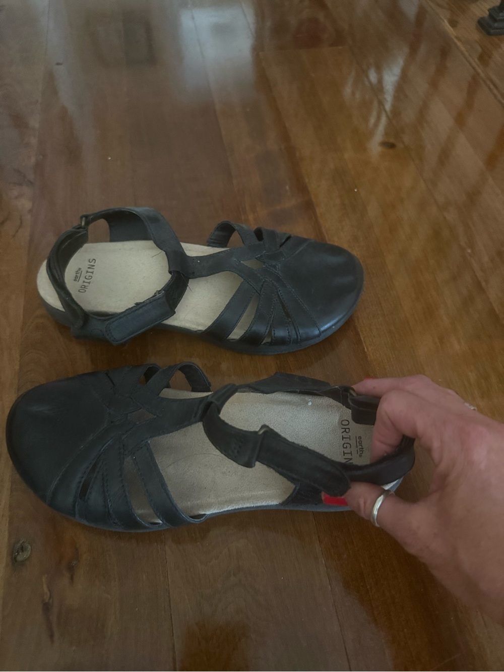 Earth origins black women’s sandals closed toe size 9
